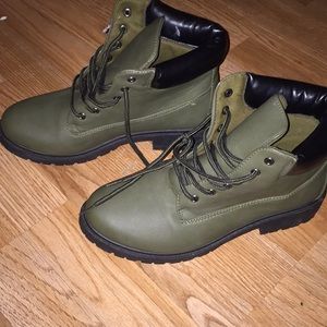 Army green boots💕